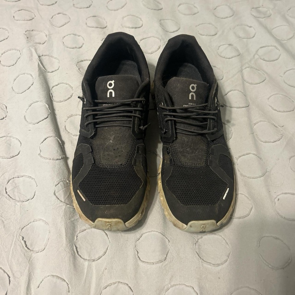 On Running Black Athletic Shoes with Cushioned Sole